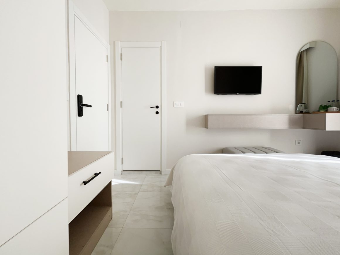 Twin beds room 2