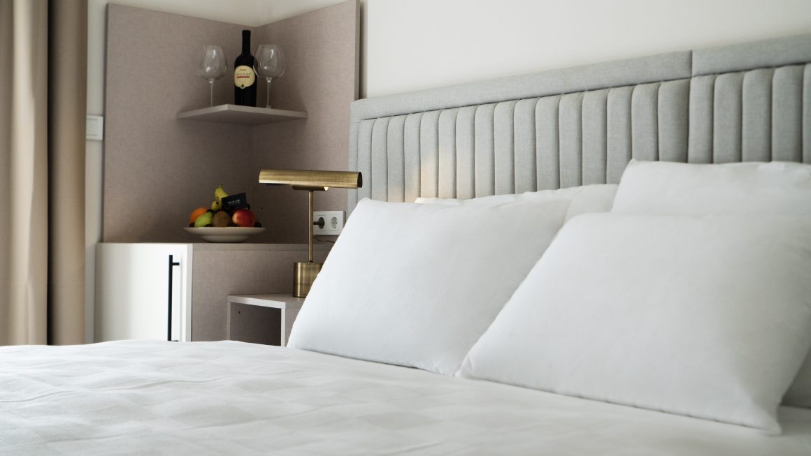 Twin beds room 2
